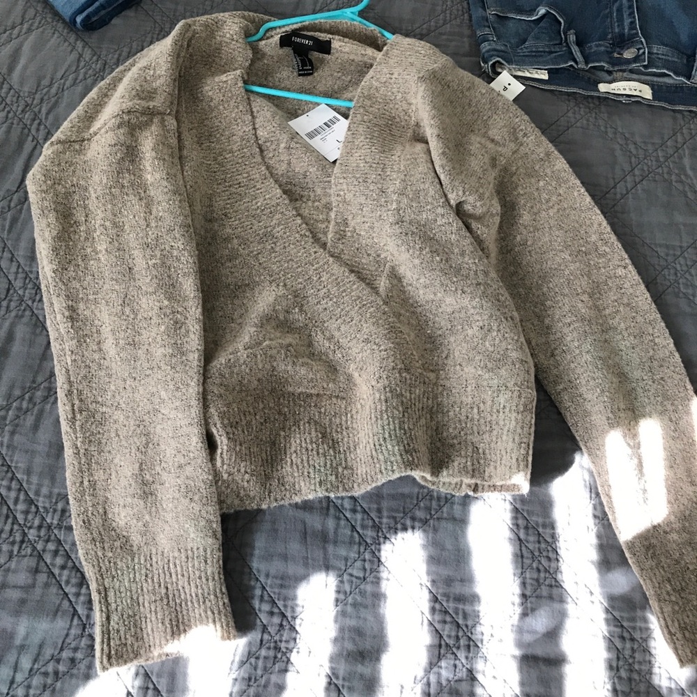 Cropped sweater new with tags